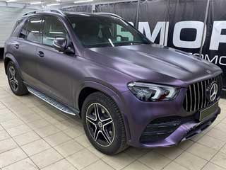 Оклейка автомобиля цветной пленкой